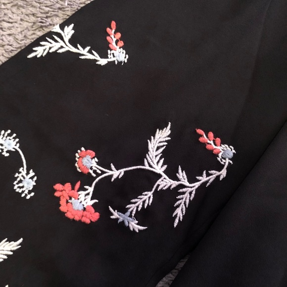 NWOT Loft Embroidered Long Sleeve - Picture 2 of 8
